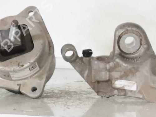 Used Engine mount Engine mount ALFA ROMEO GIULIA (952_) 2.2 D (952AFA25, 952AFM25, 952ALA25) (180 hp) 26581543 26581543