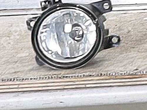 right-front-fog-light-jeep-renegade-suv-bu-b1-bv-2014-27157505 main image