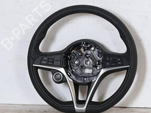 steering-wheel-alfa-romeo-giulia-952_-2015-26710008 main image