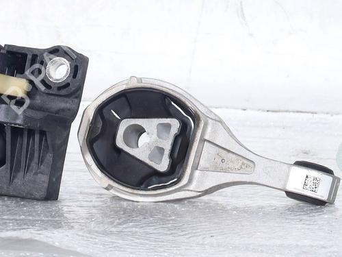 Used Engine mount Engine mount FIAT 500 (312_) 1.0 Mild Hybrid (312.AYD1B) (69 hp) 31048758 31048758