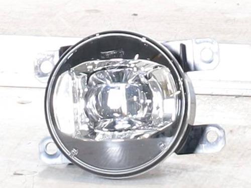 right-front-fog-light-jeep-renegade-suv-bu-b1-bv-2014-24555221 main image