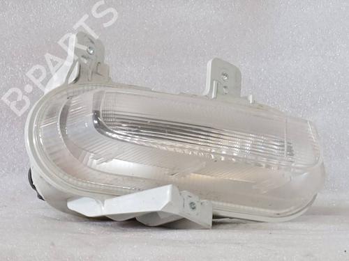 left-daytime-light-jeep-renegade-suv-bu-b1-bv-2014-37231283 main image