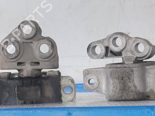 Used Engine mount Engine mount FIAT GRANDE PUNTO (199_) 1.3 D Multijet (199.AXD11, 199.AXD1A, 199.AXD1B,... (90 hp) 33284646 33284646