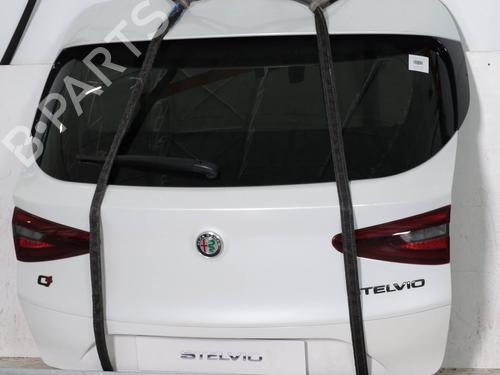 tailgate-alfa-romeo-stelvio-949_-2016-26887961 main image