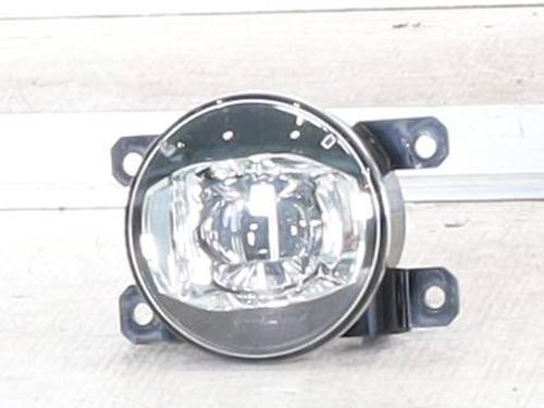 left-front-fog-light-jeep-renegade-suv-bu-b1-bv-2014-25813548 main image