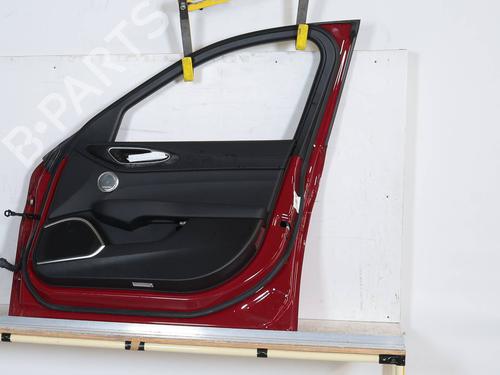 right-front-door-alfa-romeo-giulia-952_-2015-23133571 main image