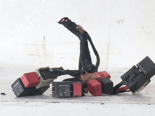 Used Fuse box Fuse box 36217329 36217329
