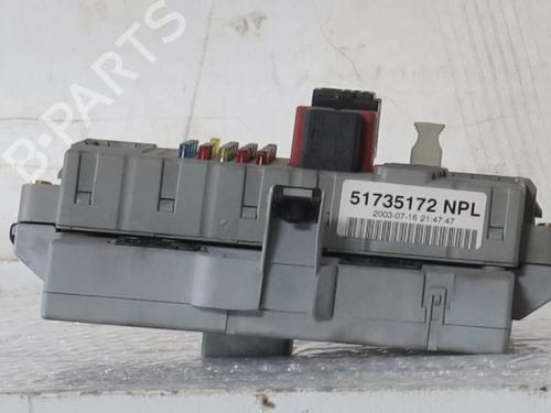 Used Fuse box Fuse box FIAT PUNTO (188_) 1.3 JTD 16V (70 hp) 33284738 33284738