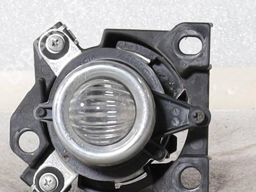 Used Right front fog light Right front fog light 37516189 37516189