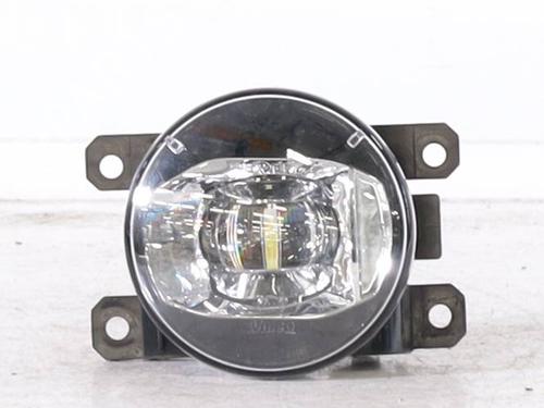 right-front-fog-light-jeep-renegade-suv-bu-b1-bv-2014-23965456 main image