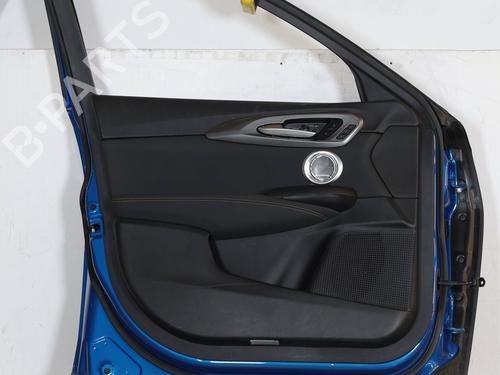 left-front-door-alfa-romeo-tonale-965_-2022-23387580 main image