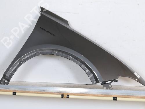 right-front-fenders-alfa-romeo-tonale-965_-2022-23200411 main image