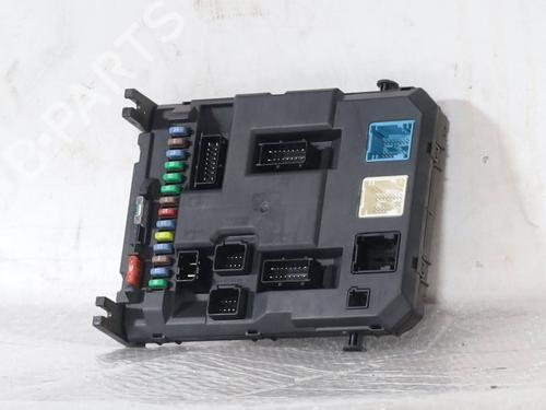 Used Fuse box Fuse box 36774196 36774196