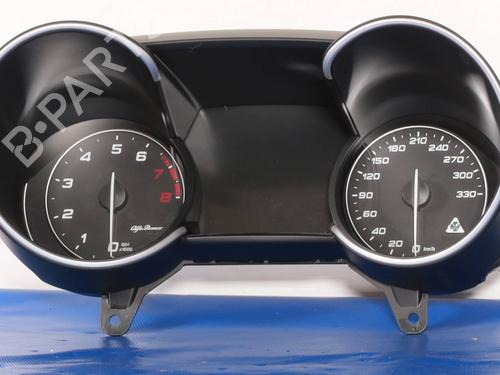 instrument-cluster-alfa-romeo-giulia-952_-2015-29892442 main image