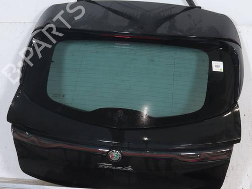 tailgate-alfa-romeo-tonale-965_-2022-27804084 main image