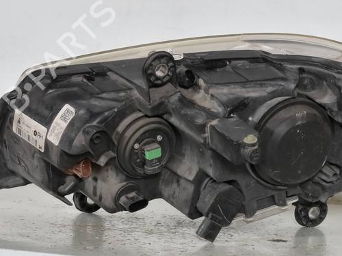 Used Right headlight LANCIA VOYAGER MPV (404_) 2.8 CRD (RT, 53) (177 hp) 30305045