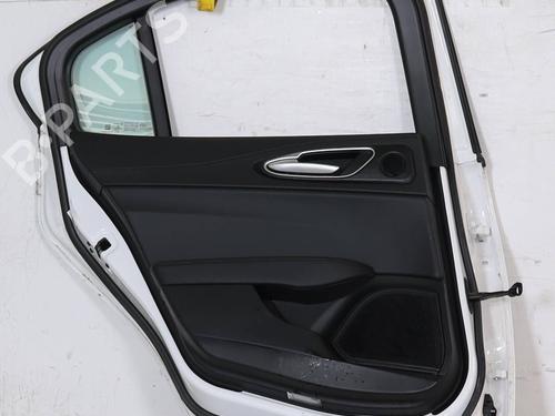 right-mirror-alfa-romeo-giulia-952_-2015-26316539 main image