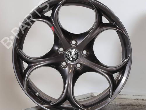 rim-alfa-romeo-giulia-952_-2015-28582445 main image