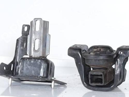 Used Engine mount Engine mount CITROËN C2 (JM_) 1.6 VTS (122 hp) 26316455 26316455