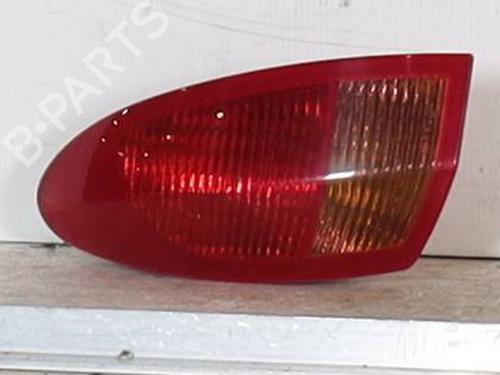 Used Right taillight ALFA ROMEO 147 (937_) 2.0 16V T.SPARK (937.AXA1, 937.AXC1, 937.BXC1) (150 hp) 30261046