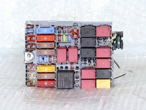 Used Fuse box Fuse box 39262095 39262095