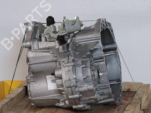 gearbox-jeep-renegade-suv-bu-b1-bv-2014-24555184 main image