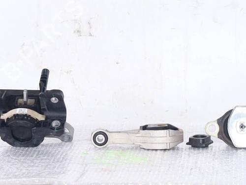Used Engine mount Engine mount FIAT PANDA (312_, 319_) 1.0 Mild Hybrid (312.PYD1B) (69 hp) 31135866 31135866