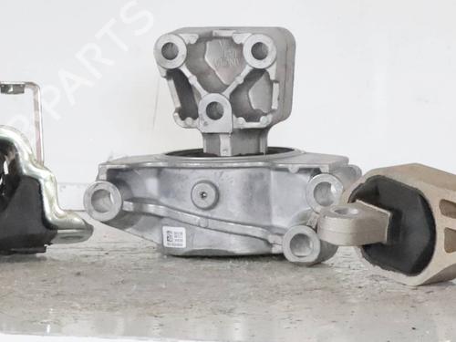 Used Engine mount Engine mount FIAT QUBO (225_) 1.3 D Multijet (225AXG1A, 225CXG1A, 225AXG11, 225CXG11) (80 hp) 29826379 29826379