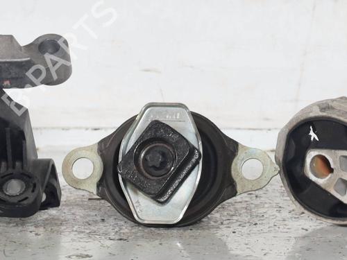 Used Engine mount Engine mount FIAT PANDA (312_, 319_) 1.0 Mild Hybrid (71 hp) 30443202 30443202