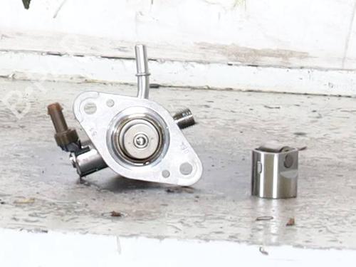 Used Injection pump Injection pump JEEP AVENGER (J2) 1.2 Hybrid 4Xe (145 hp) 34646508 34646508