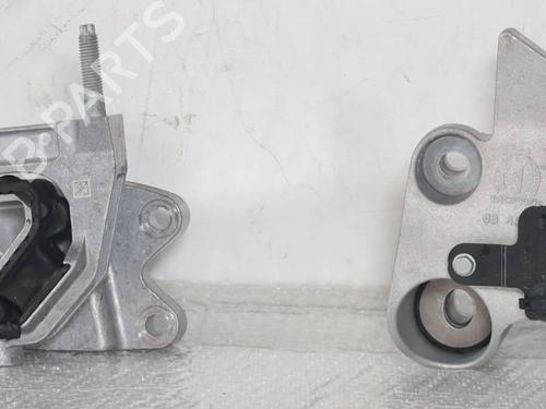 Used Engine mount Engine mount FIAT 600e / 600 (365_, 364_) Electric (156 hp) 30738777 30738777