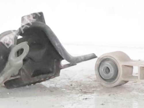 Used Engine mount FIAT PANDA (169_) 1.2 (169.AXB11, 169.AXB1A) (60 hp) 26435636