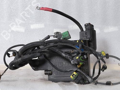 Used Fuse box Fuse box 39199126 39199126