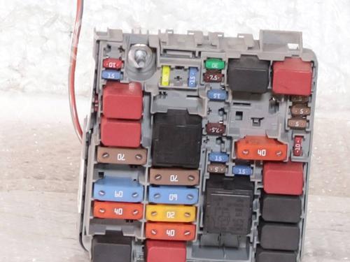 Used Fuse box Fuse box FIAT PUNTO EVO (199_) 1.3 D Multijet (95 hp) 40215476 40215476