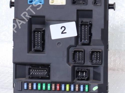 Used Fuse box Fuse box 39427595 39427595