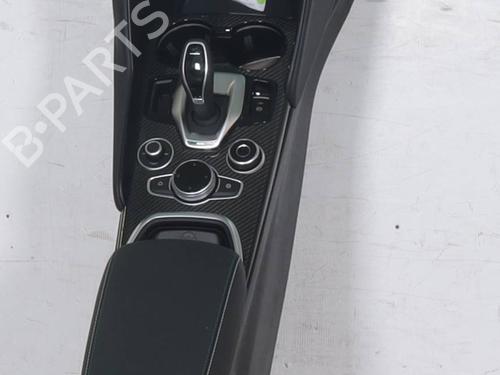 Used Gear lever ALFA ROMEO GIULIA (952_) 2.9 Quadrifoglio (952AAM24) (510 hp) 30738483