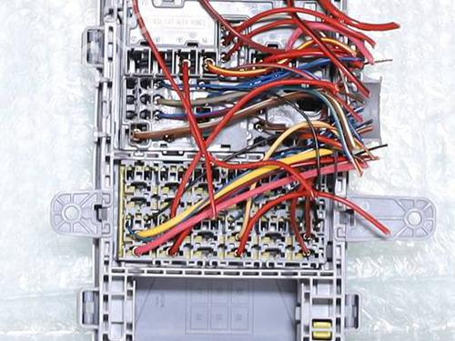 Used Fuse box Fuse box 39135178 39135178