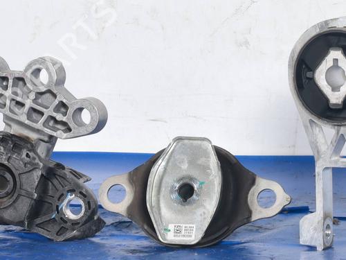 Used Engine mount Engine mount FIAT 500e (332_) Elektro (FA1) (95 hp) 33283465 33283465