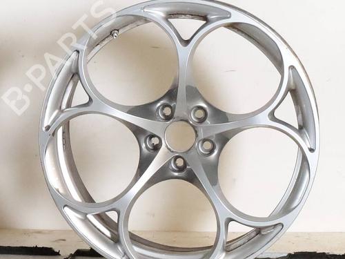 rim-alfa-romeo-stelvio-949_-2016-30662249 main image