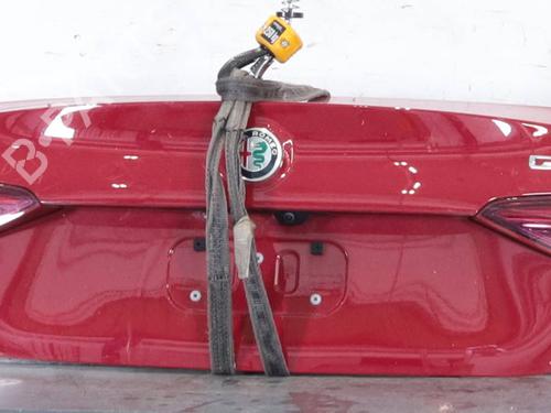 tailgate-alfa-romeo-giulia-952_-2015-36527606 main image