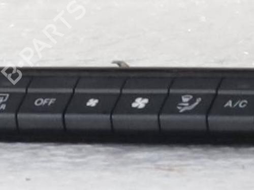 climate-control-alfa-romeo-tonale-965_-2022-32706330 main image