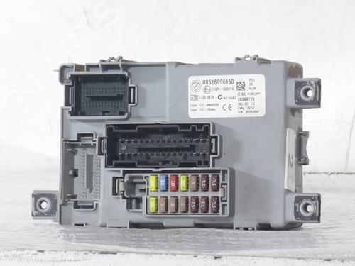 Used Fuse box Fuse box 36774404 36774404