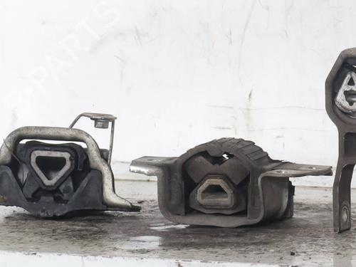 Used Engine mount Engine mount FIAT GRANDE PUNTO (199_) 1.2 (65 hp) 33537667 33537667