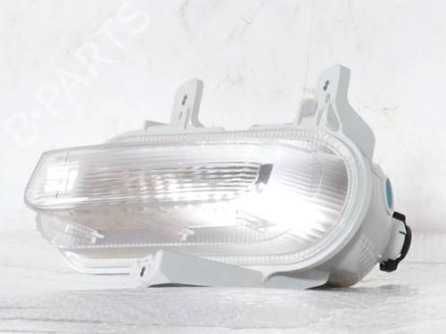 right-daytime-light-jeep-renegade-suv-bu-b1-bv-2014-31941960 main image