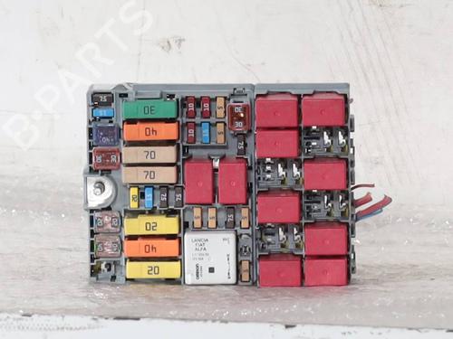 Used Fuse box Fuse box 36774183 36774183