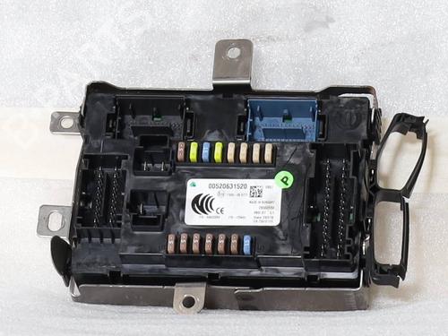 Used Fuse box Fuse box 39135464 39135464