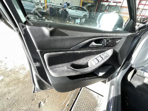 Garniture avant gauche INFINITI Q30 2.2 D AWD (170 hp) 30497808