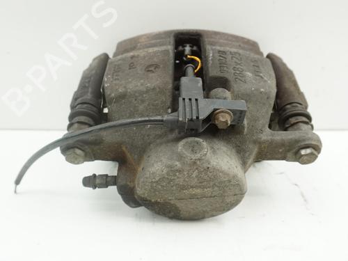 Used Right front brake caliper Right front brake caliper MERCEDES-BENZ B-CLASS Sports Tourer (W245) B 180 CDI (245.207) (109 hp) 18183652 18183652