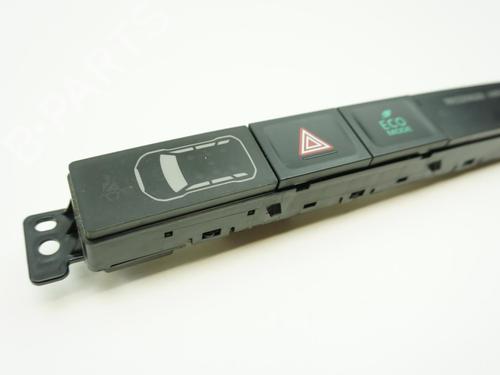 Used Warning switch MITSUBISHI OUTLANDER III (GG_W, GF_W, ZJ, ZL, ZK) 2.2 Di-D 4WD (GF6W) (150 hp) 18181642