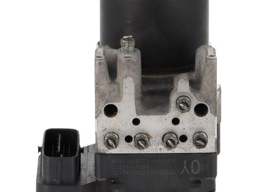 Used ABS pump TOYOTA RAV 4 III (_A3_) 2.2 D 4WD (ALA30_, ALA30R) (136 hp) 19729499